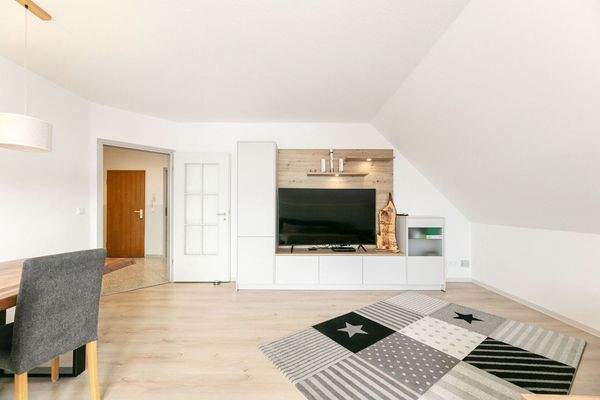 Wohn-/Essbereich || 1.DG