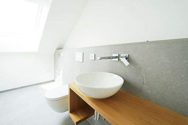 Gäste-WC mit Waschmaschinenanschluss 