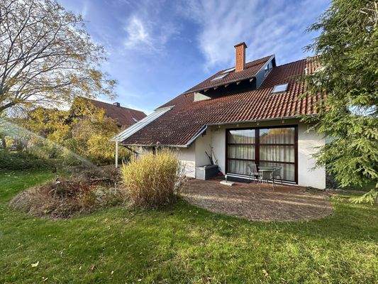 idyllischen Gartenbereich.