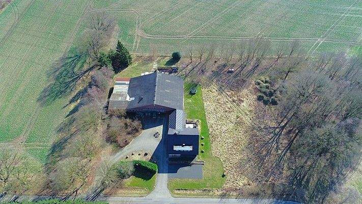 Ehemalige Hofstelle mit Wirtschaftsgebäude