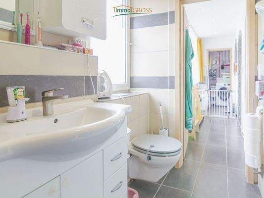 Badezimmer mit Badewanne