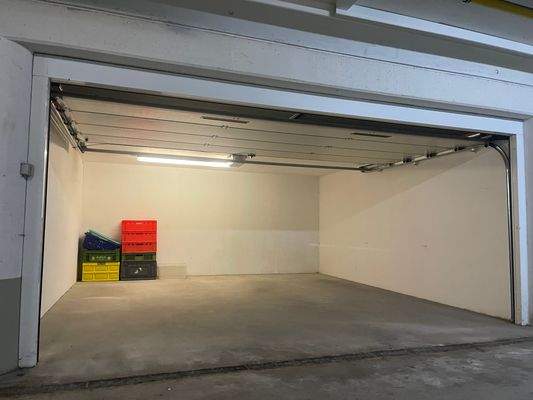 Doppelgarage mit Licht und Steckdose