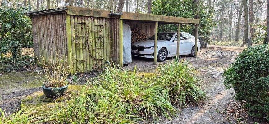 Carport u. Abstellraum