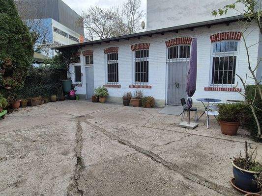 Ehemalige Werkstatt und Hinterhof