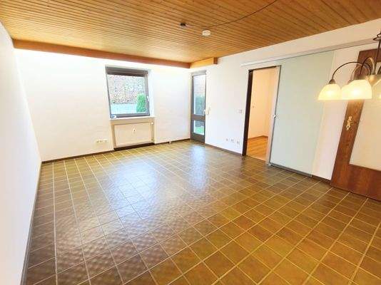 Wohnen/Essen mit Zugang zur Terrasse