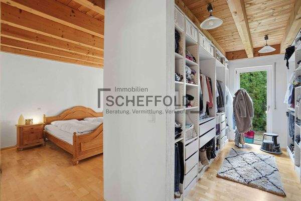 Schlafzimmer mit Ankleide