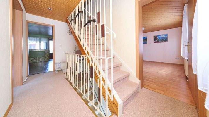 Haus1_Treppe OG zu DG