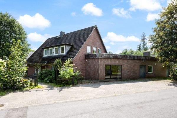 Ansicht mit Gewerbeeinheit