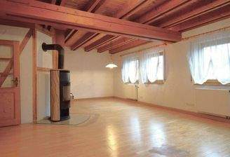 1.OG: Wohnzimmer mit Schwedenofen   DSC.JPG
