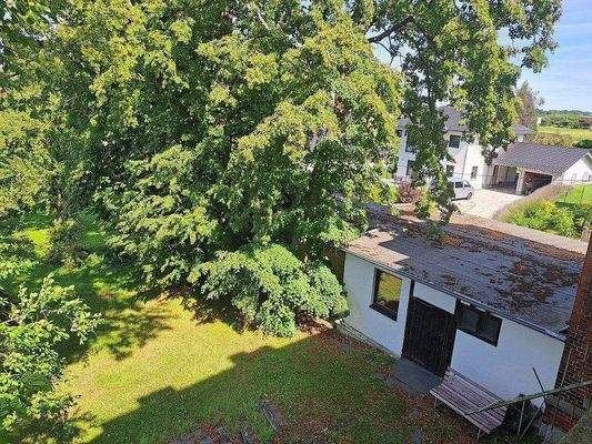 Blick vom Fenster auf Nebengelaß.jpg