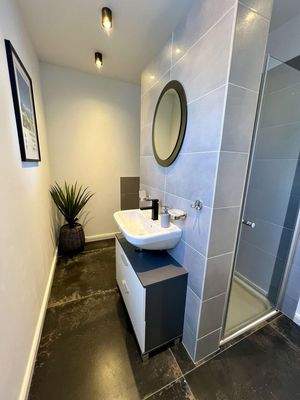 Gästebad mit Dusche