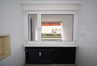 Küche mit Blick zur Loggia