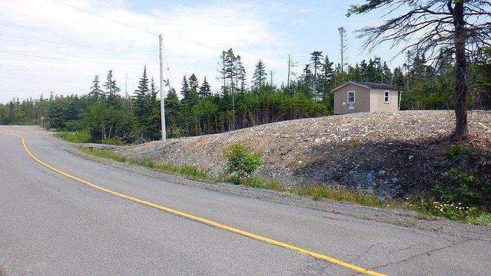 Keine Durchgangsstraße - Grundstück rechts