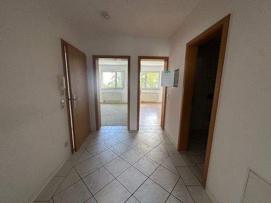 Flur Richtung Schlafen und Büro-Kind