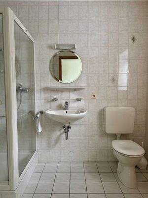 linkes Haus - Duschbad EG