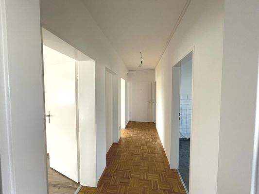 OG WHG 3 - Flur vor Vermietung