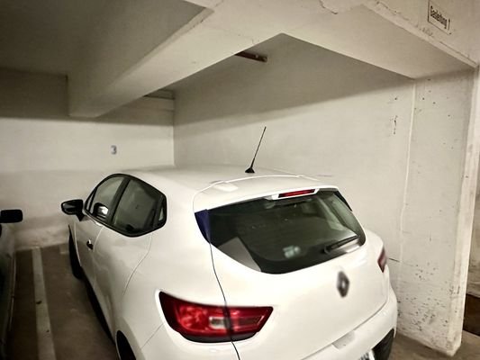 Tiefgaragenstellplatz