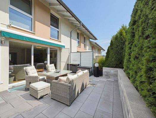 HP1-Reihenhaus-Straßwalchen-Terrasse