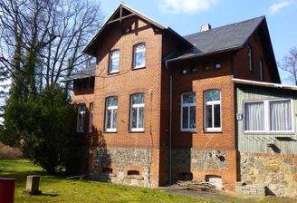 01 Haus Vorderansicht