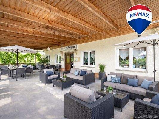 Titelbild - KI möbliert