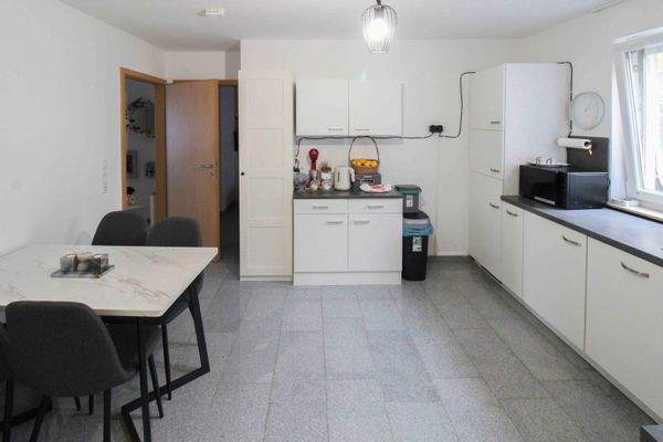 Küche und Tisch EG