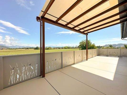 Teilüberdachter Balkon