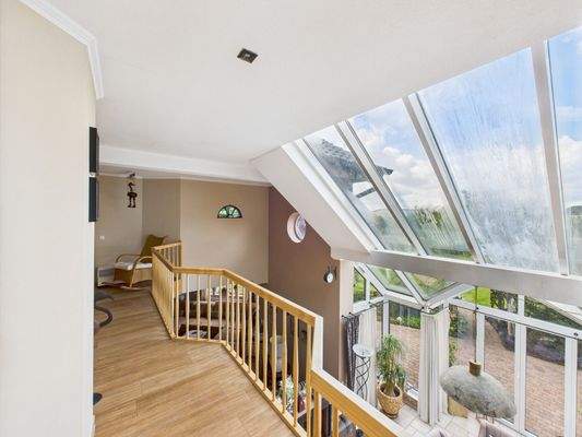 CAM03784G0-PR0075-STILL045