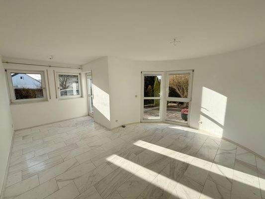 ... Essbereich und Zugang zur Terrasse