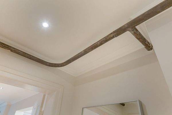 Freigelegtes Heizrohr