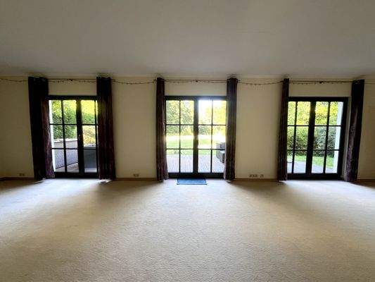 21 Wohnzimmer mit Ausblick