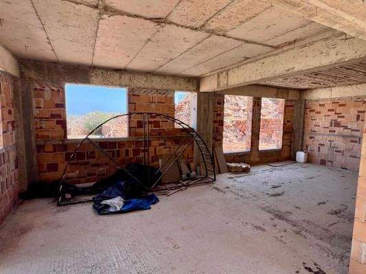 Kreta, Plaka Elounda: Unfertige Villa mit Pool und Meerblick