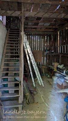 Stadl mit Stiege auf den Dachboden über der Sauna.