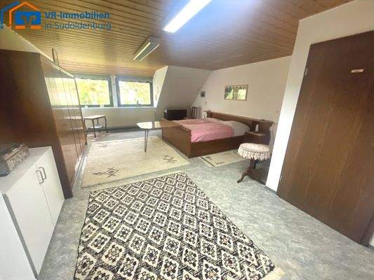 großes Zimmer Nr. 2