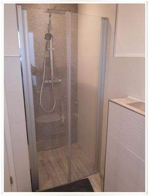 ...und ebenerdiger Dusche!