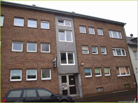 Gepflegtes 9-Parteien-Haus