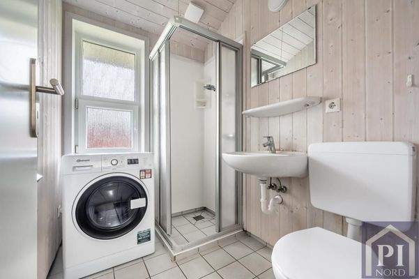 Duschbad mit Waschmaschine