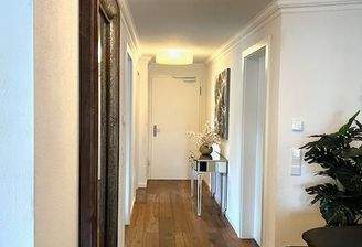 Flur mit Parketboden