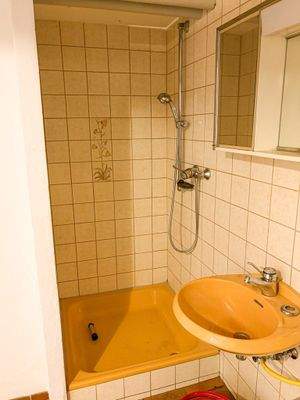 Dusche im Keller