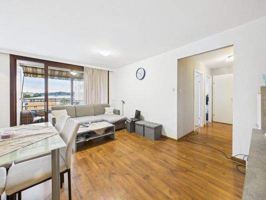 Wohn- und Essbereich 6