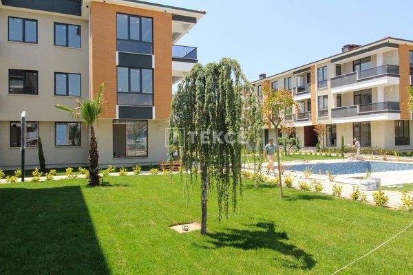 Flats for Sale in a Secure Complex with a Pool in Yalova
