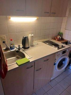 Küchenzeile mit Ober-u. Unterschränkchen 