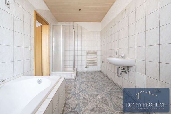 DG links Wohnung 3-12