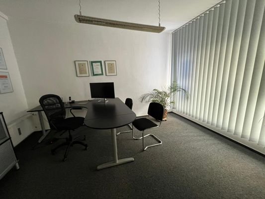 Büro klein.jpg