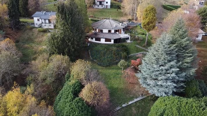 Villa mit Blick auf den Comer See in Casasco d'Intelvi - Lombardei