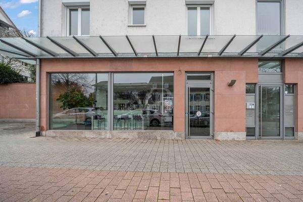 Ansicht auf die Schaufensterfront 