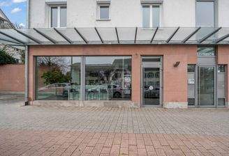 Ansicht auf die Schaufensterfront 