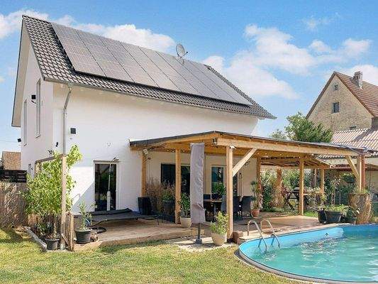 Haus Terrasse Pool.jpg