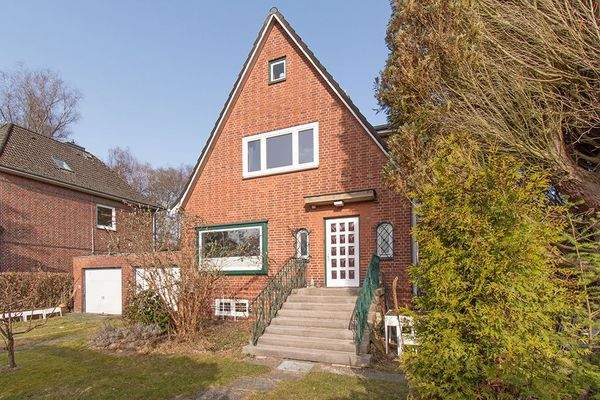 Hausansicht straßenseits