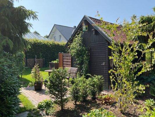 Gartenhaus im Sommer