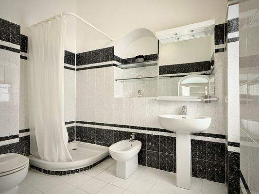 PE1005_16_TERRA ITALIA IMMOBILIEN_REAL ESTATE_PERI